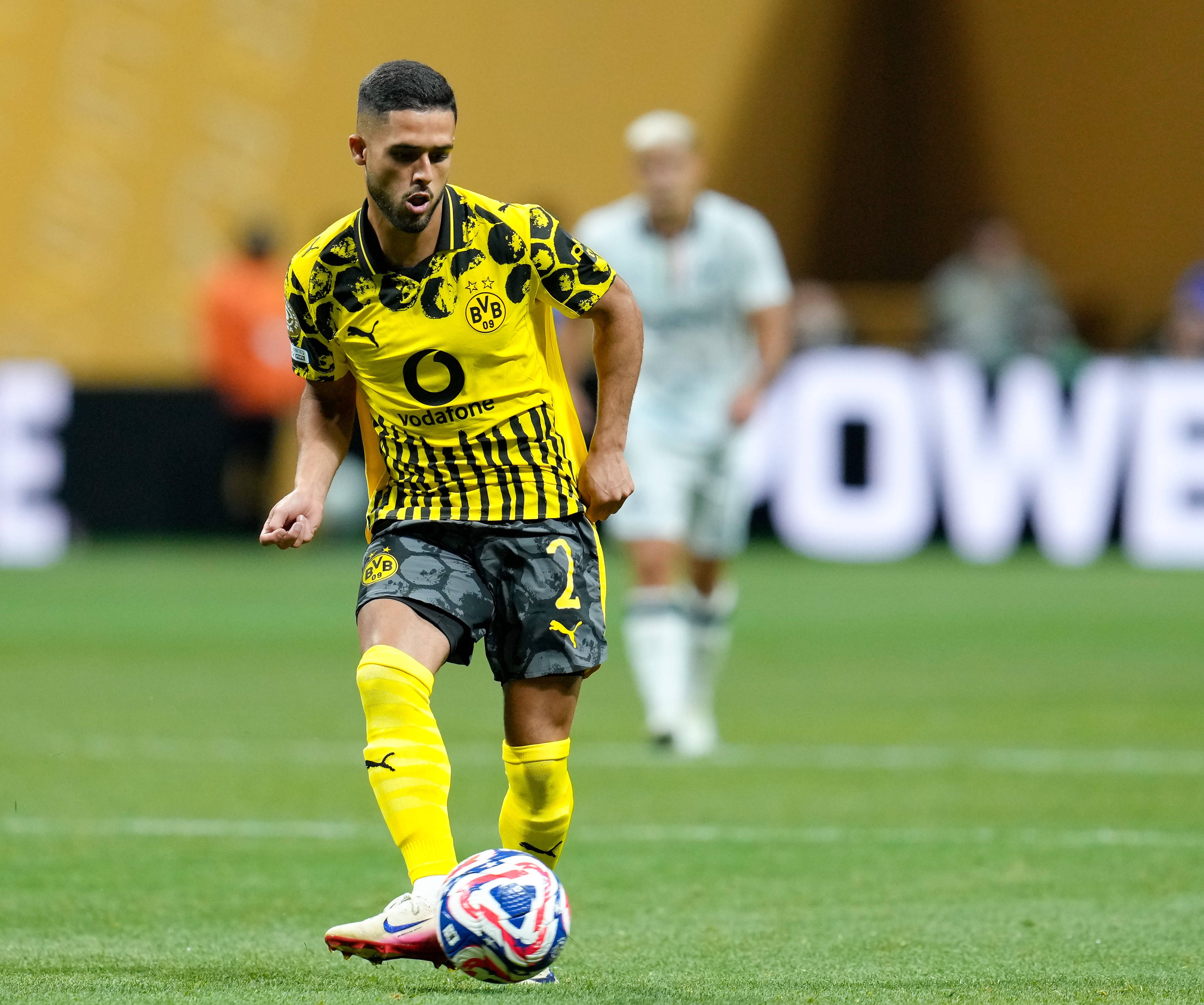 500彩票开奖-逃过一劫！德天空：扬-库托未伤及十字韧带，恢复顺利周末可复出